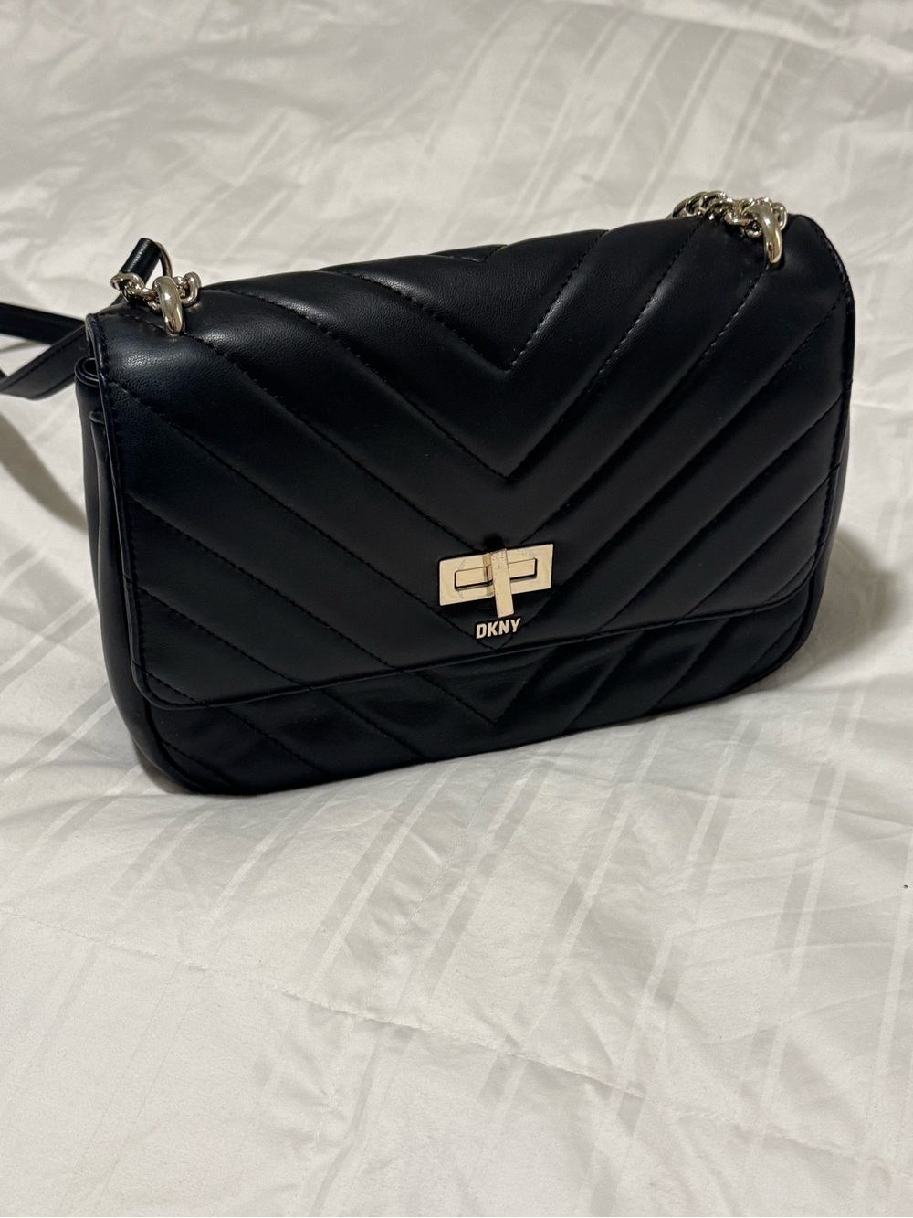 DKNY Black Quilted Crossbody Shoulder Bag Gold Chain